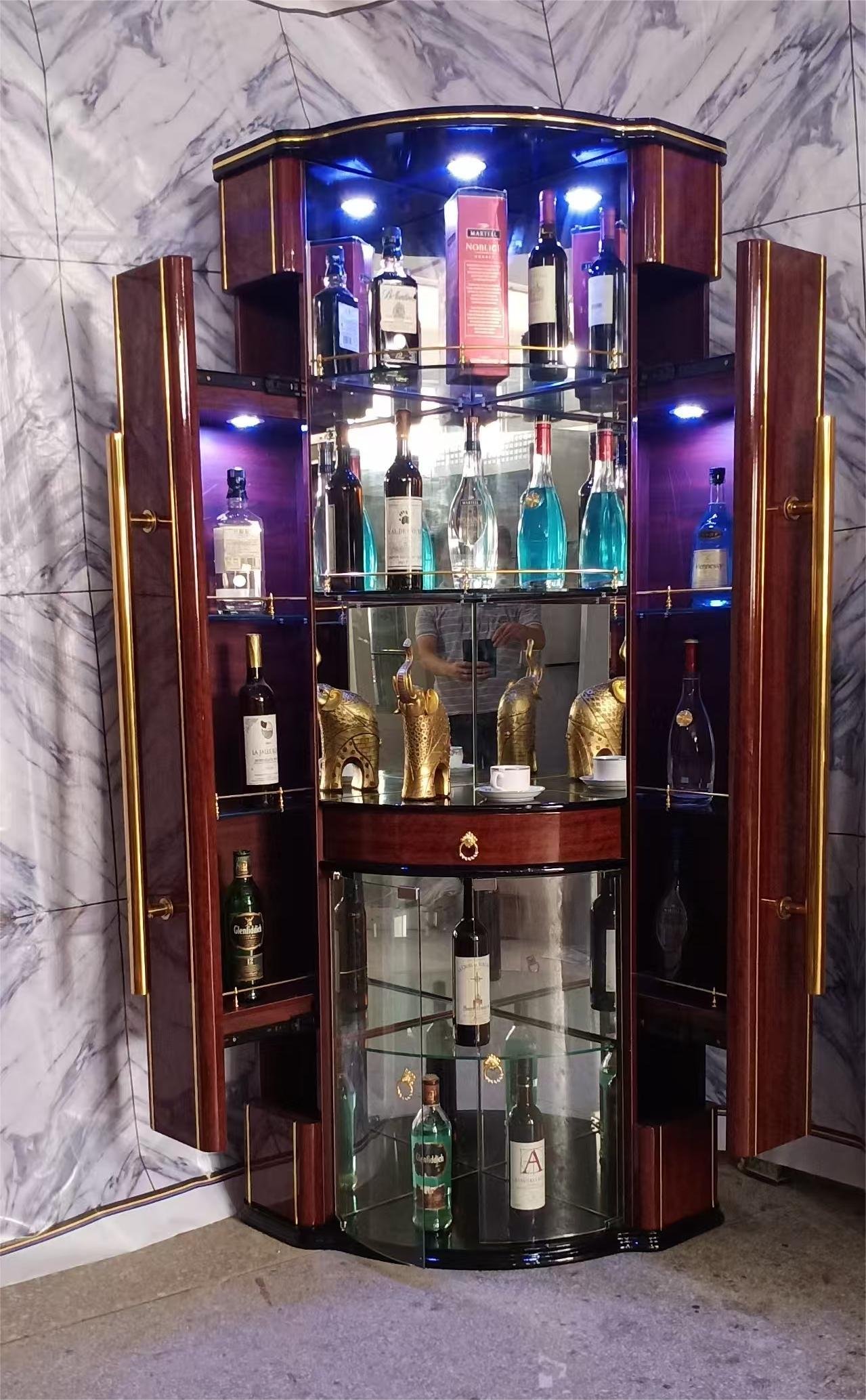 Grand Mirrored Bar Cabinet with Opening Side Towers